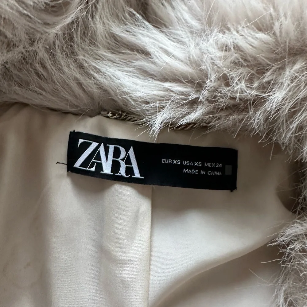 Zara Women's Faux Fur Coat - Cream - Picture 4 of 5